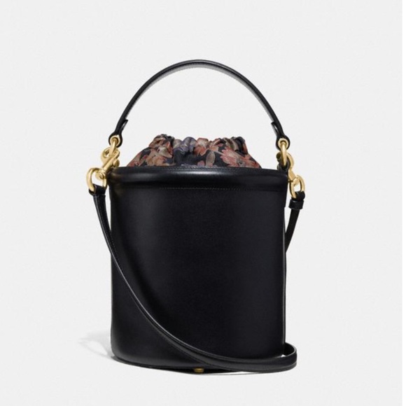 Coach Handbags - Coach Bucket Drawstring leather Bag